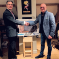 Ondertekening aannemingsovereenkomst Het Uiterjoon
